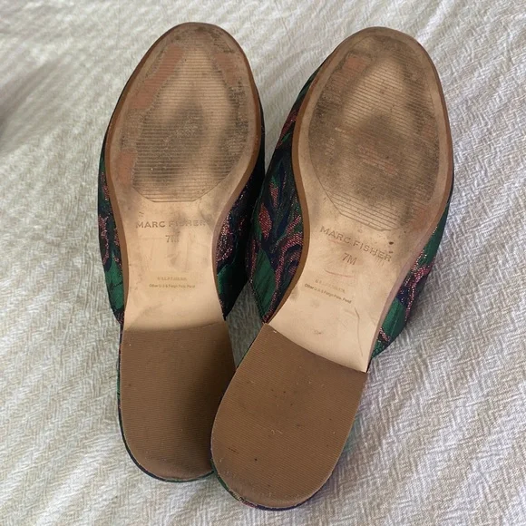 Marc Fisher Whiley Slip-In Mules Metallic Brocade Womens w Gold Chain 7 M - Picture 4 of 7
